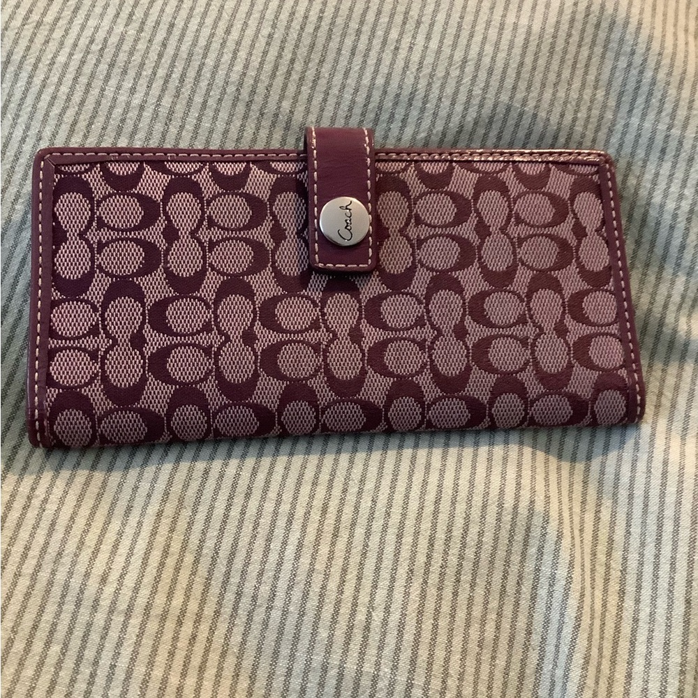 Coach Women's Bi-fold Wallet